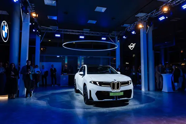BMW iX3 bemutató
